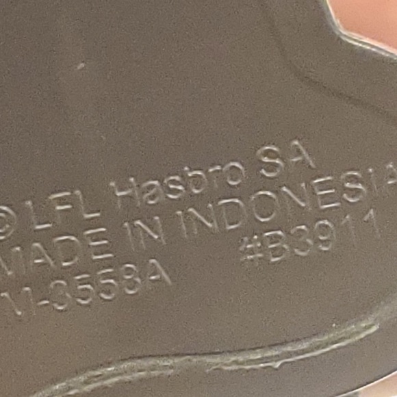 HASBRO Kylo Ren, Rise of Skywaker Action Figure - Picture 6 of 6